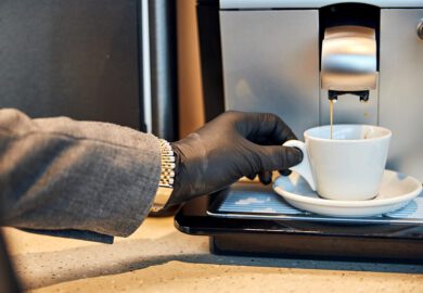 Jak wybrać najlepsze automaty sprzedające do swojej firmy?